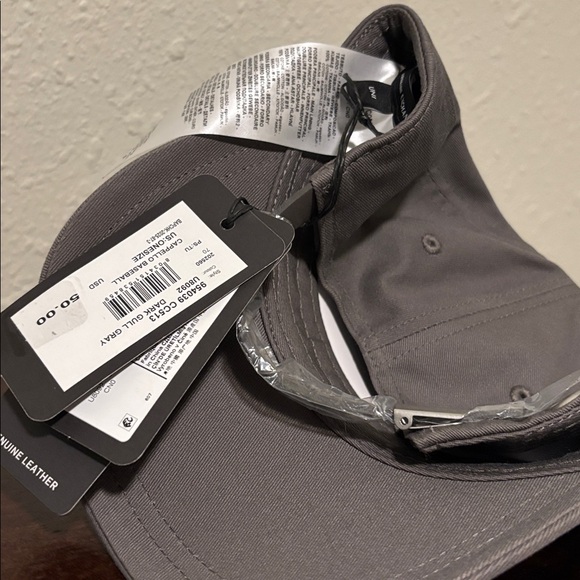 Armani Exchange Charcoal Cap - Picture 6 of 8